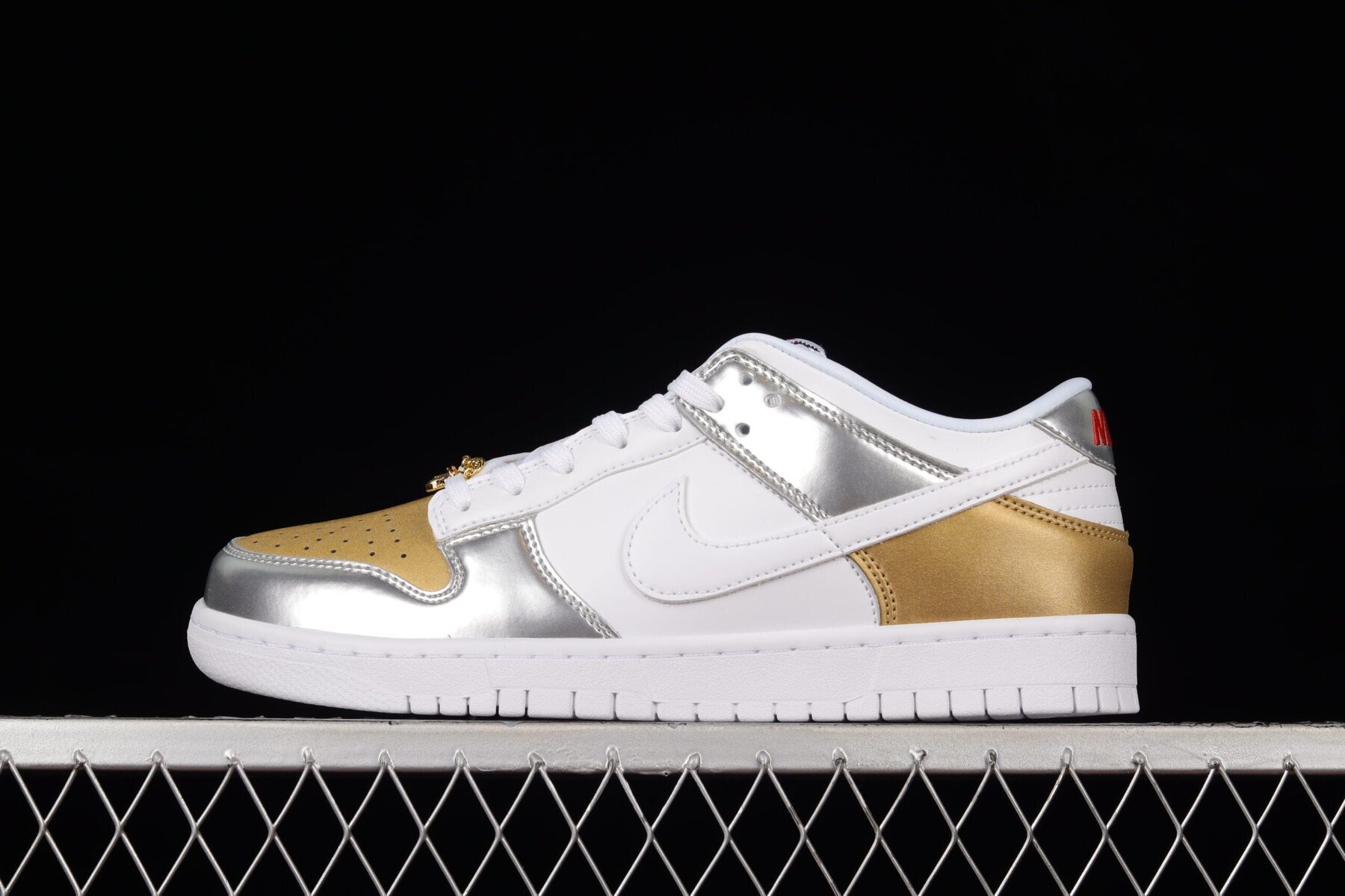 Dunk Low Metallic Heirloom (W) - Image 6