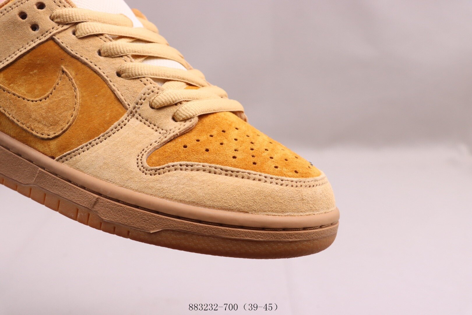 SB Dunk Low Pro Wheat Mocha - Image 3