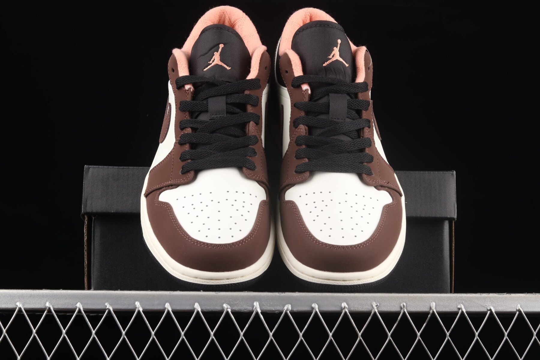 AJ1 Low Mocha - Image 9