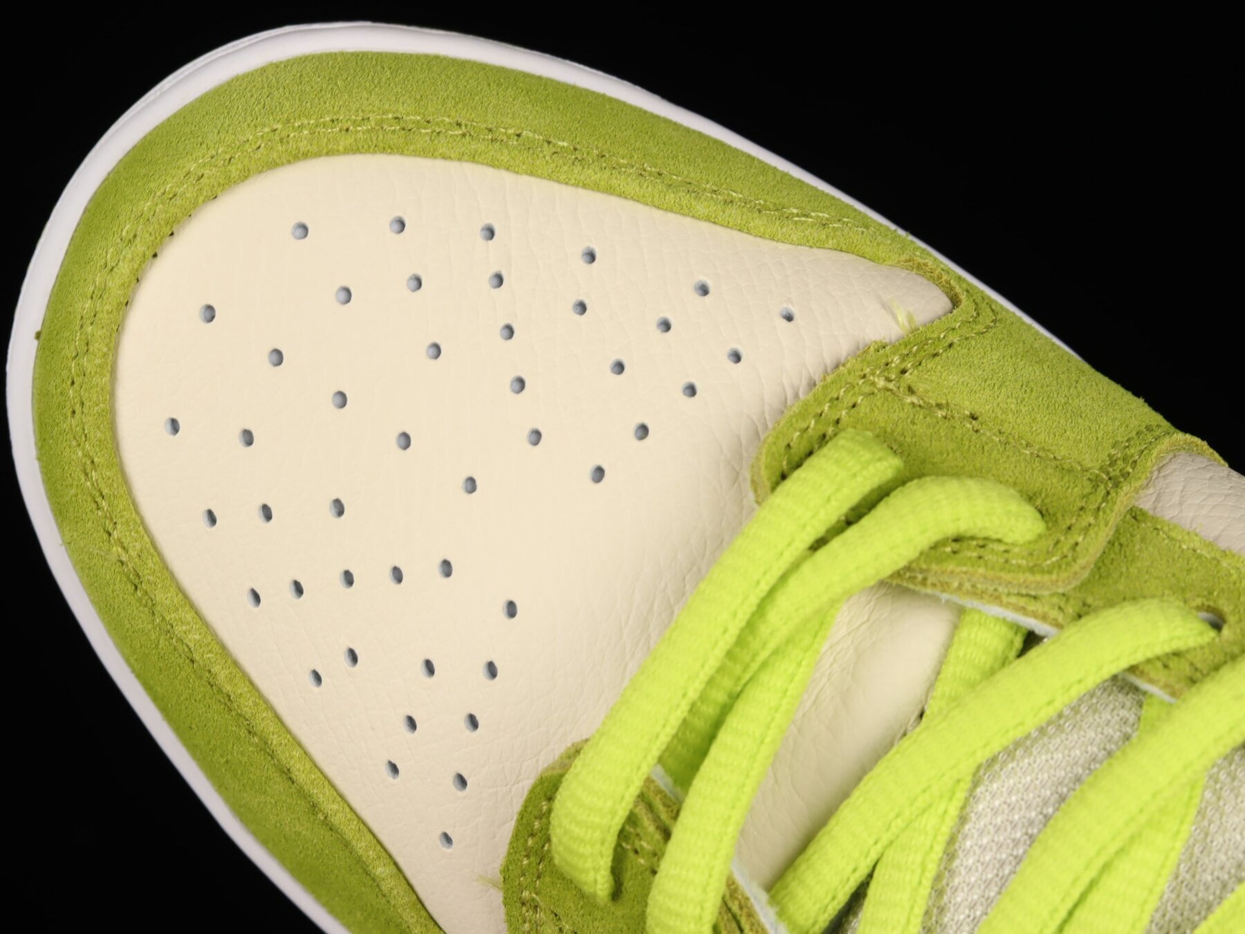 SB Dunk Low Green Apple - Image 6