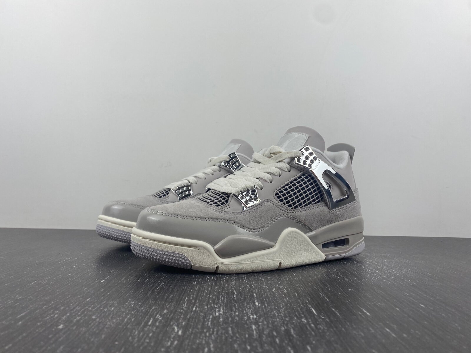 AJ4 Frozen Moments - Image 6