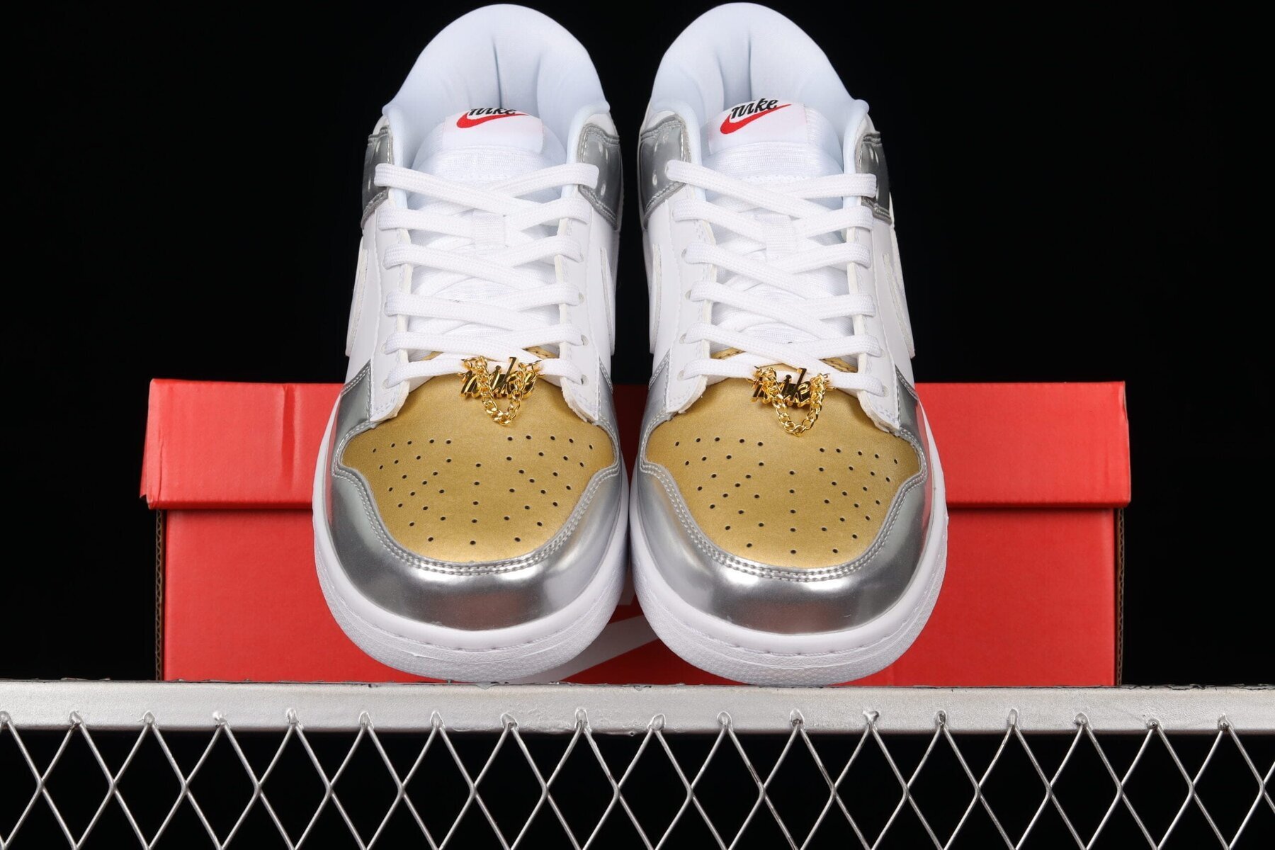 Dunk Low Metallic Heirloom (W) - Image 4