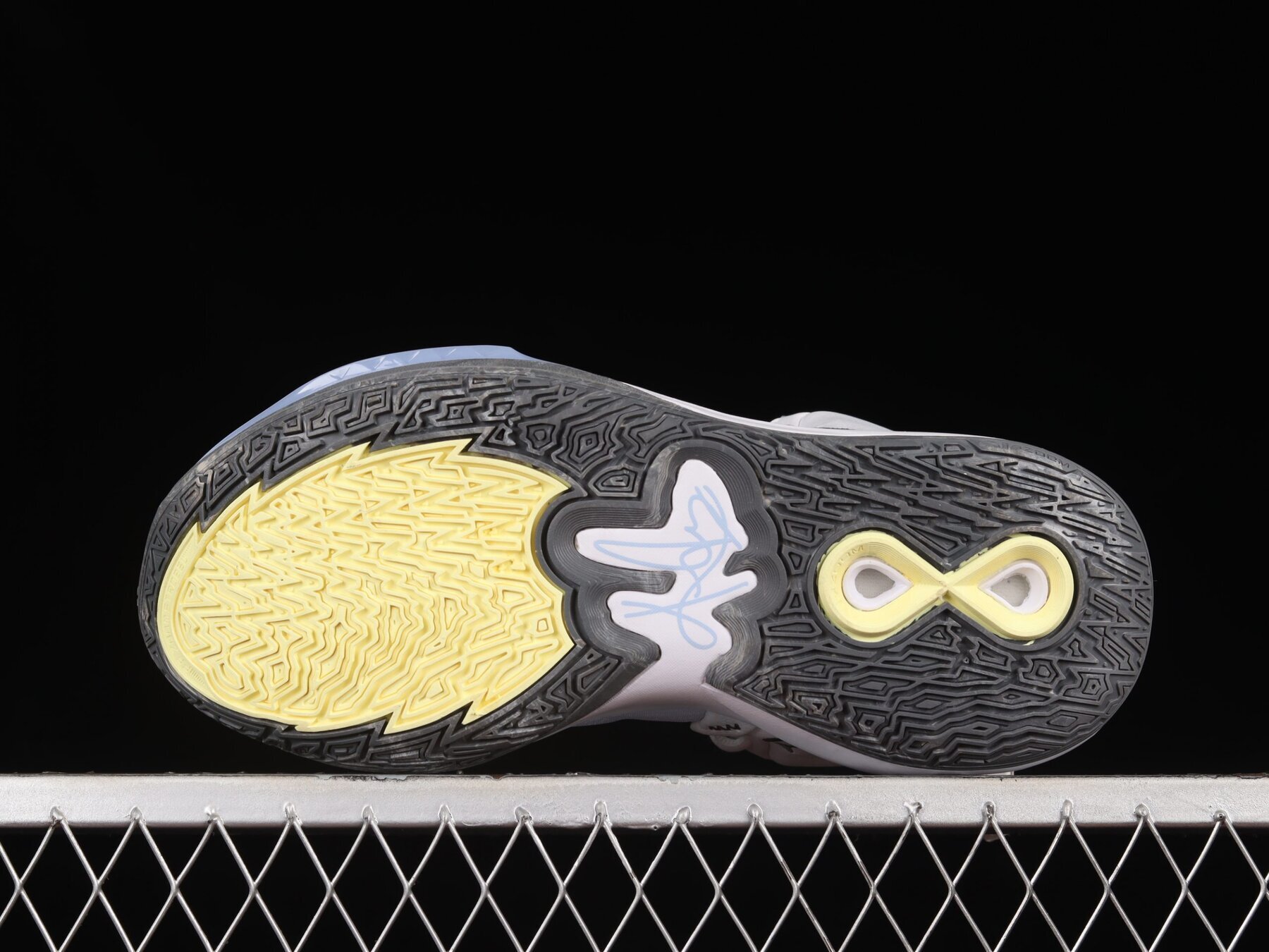 Kyrie Infinity Smoke And Mirrors - Image 7