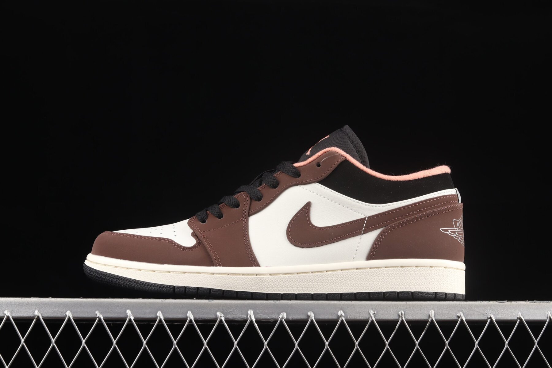 AJ1 Low Mocha - Image 7