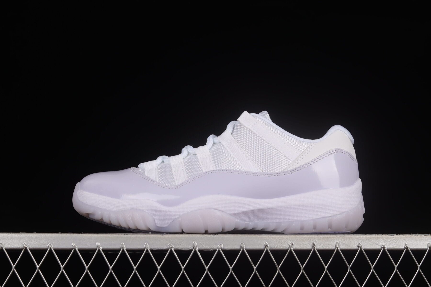 AJ11 Retro Low, Pure Violet - Image 4