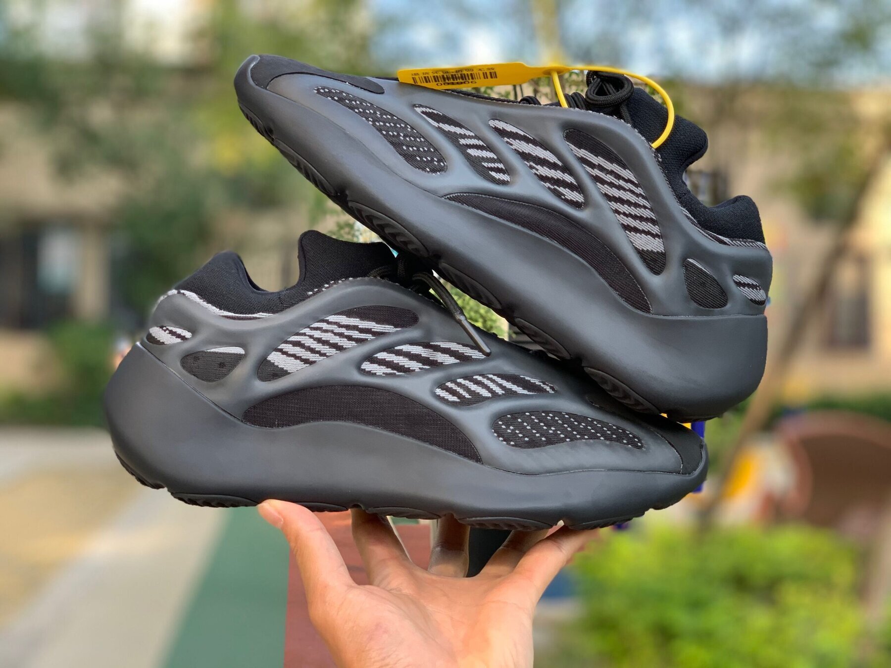 adidas Yeezy 700 V3 Alvah - Image 9