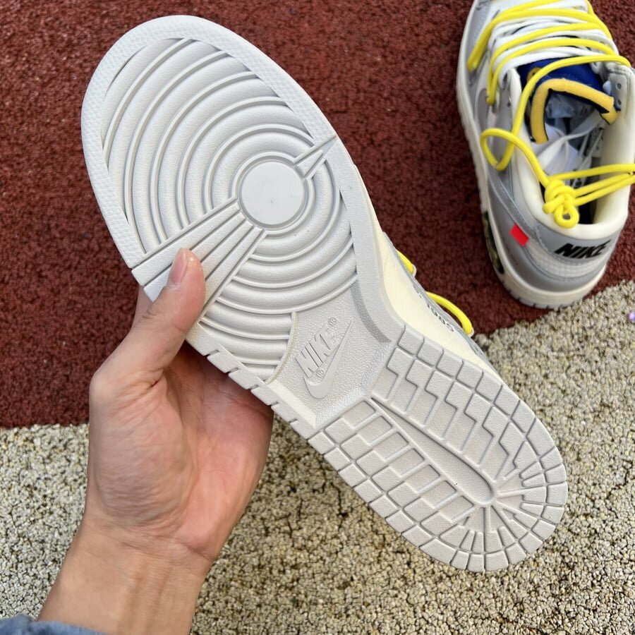 Off White Dunk Low Lot 27 - Image 6