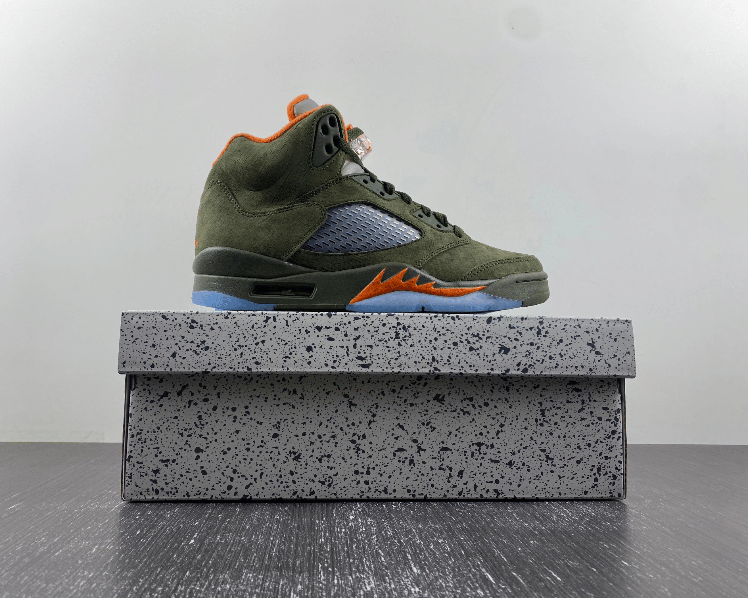 AJ5 “Olive” - Image 7