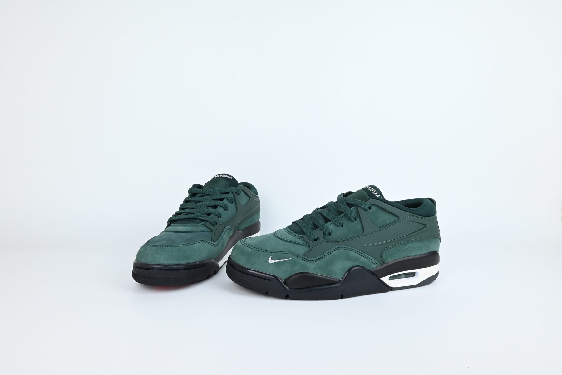 AJ4 RM SP Nigel Sylvester Grandma's Driveway - Image 4