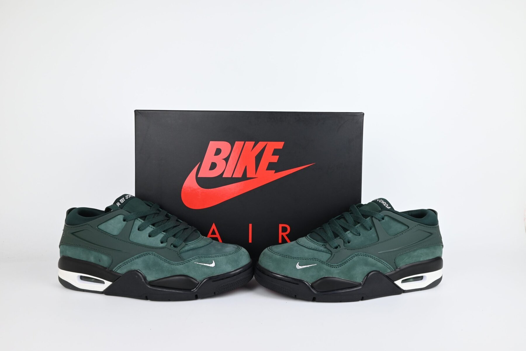 AJ4 RM SP Nigel Sylvester Grandma's Driveway - Image 6