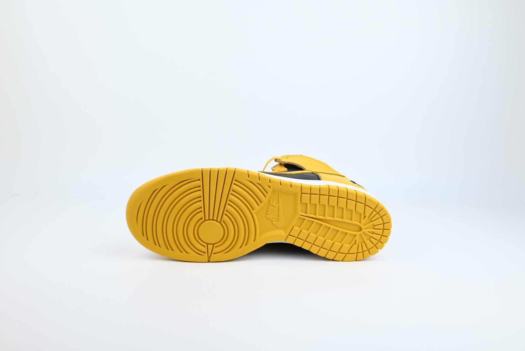 Dunk High Wu-Tang (2024) - Image 5