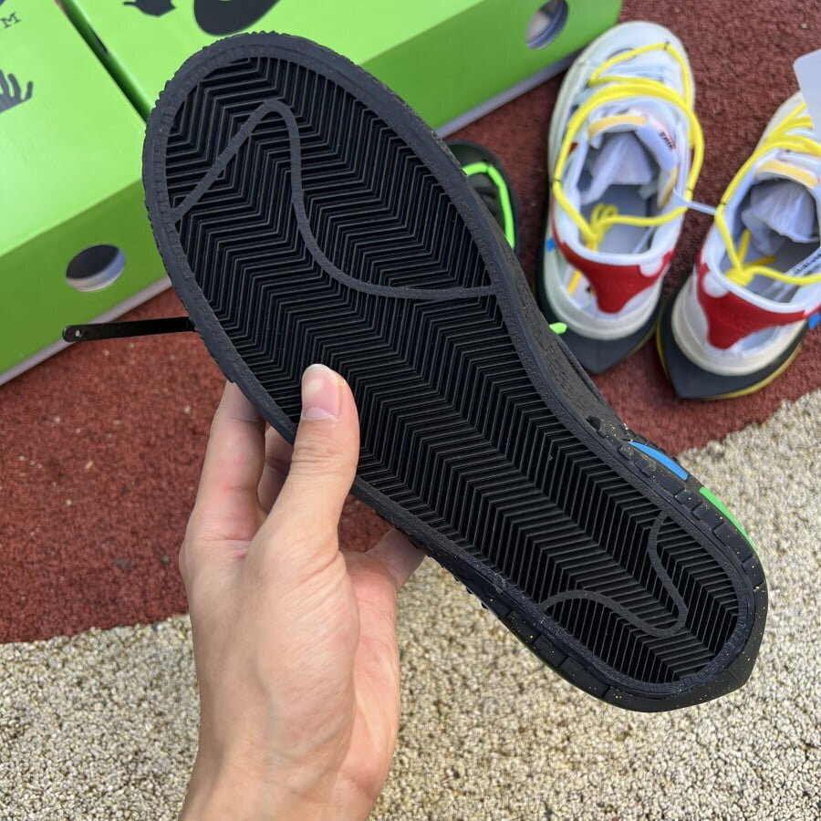 Blazer Low 77 Off-White Electro Green - Image 4