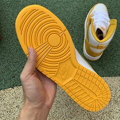 Dunk High Dark Sulfur - Image 14