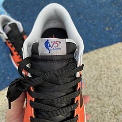 Dunk Low EMB NBA 75th Anniversary Knicks - Image 12