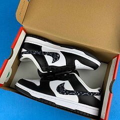 Dunk Low Essential Paisley Pack Black - Image 15