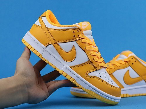 Dunk Low Laser Orange - Image 3