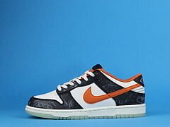 Dunk Low PRM Halloween (2021) - Image 6