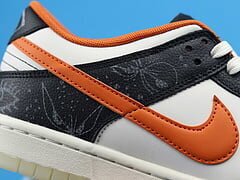 Dunk Low PRM Halloween (2021) - Image 20