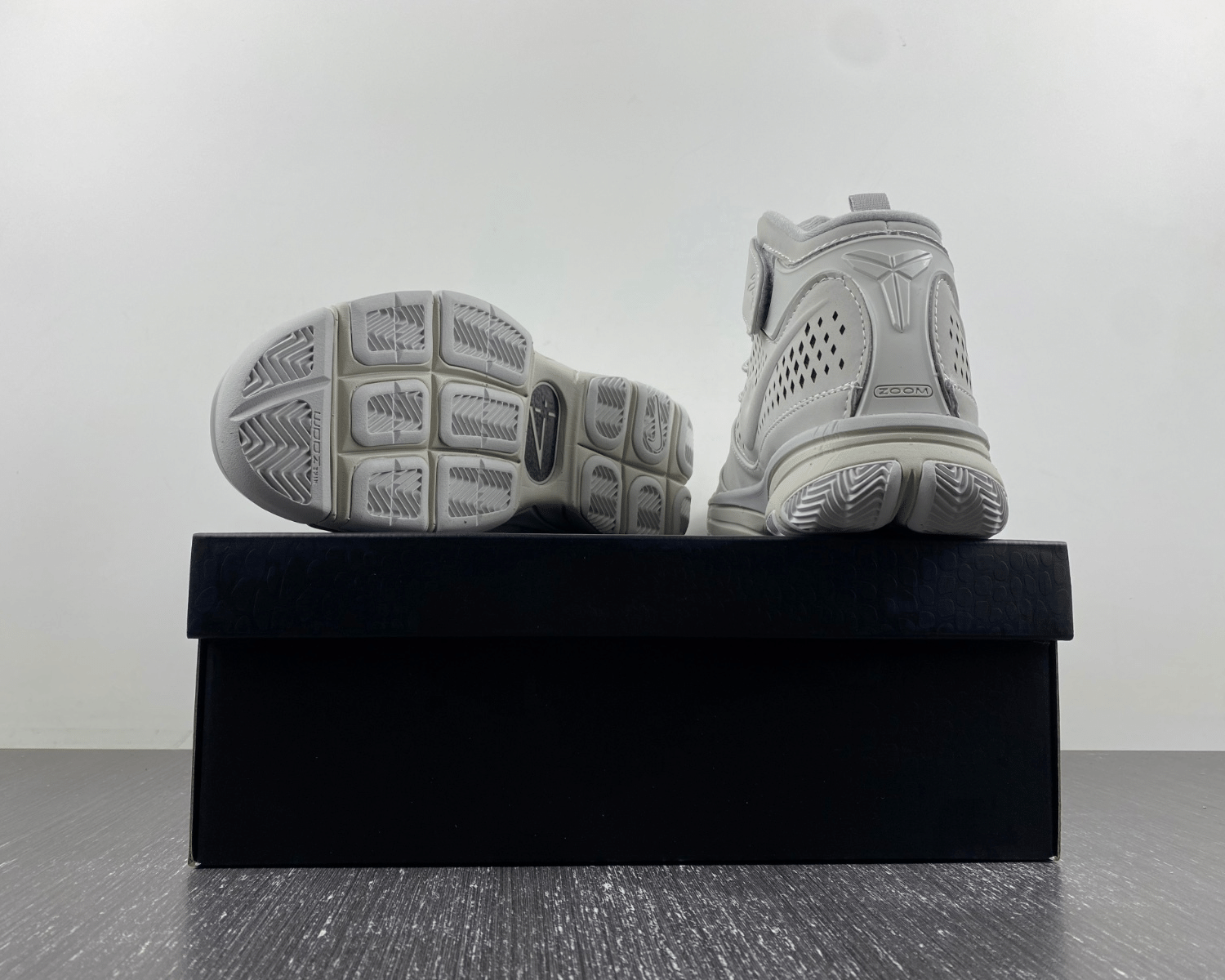 Kobe 2 Black Mamba Fade to Black - Image 7