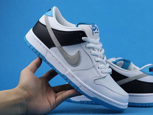 SB Dunk Low Black Laser Blue - Image 3