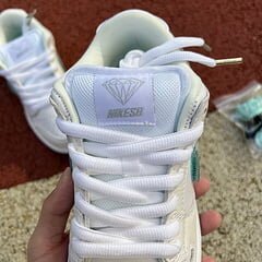 SB Dunk Low Diamond Supply Co White Diamond - Image 15