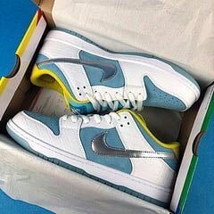 SB Dunk Low FTC Lagoon Pulse - Image 17
