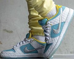 SB Dunk Low FTC Lagoon Pulse - Image 5