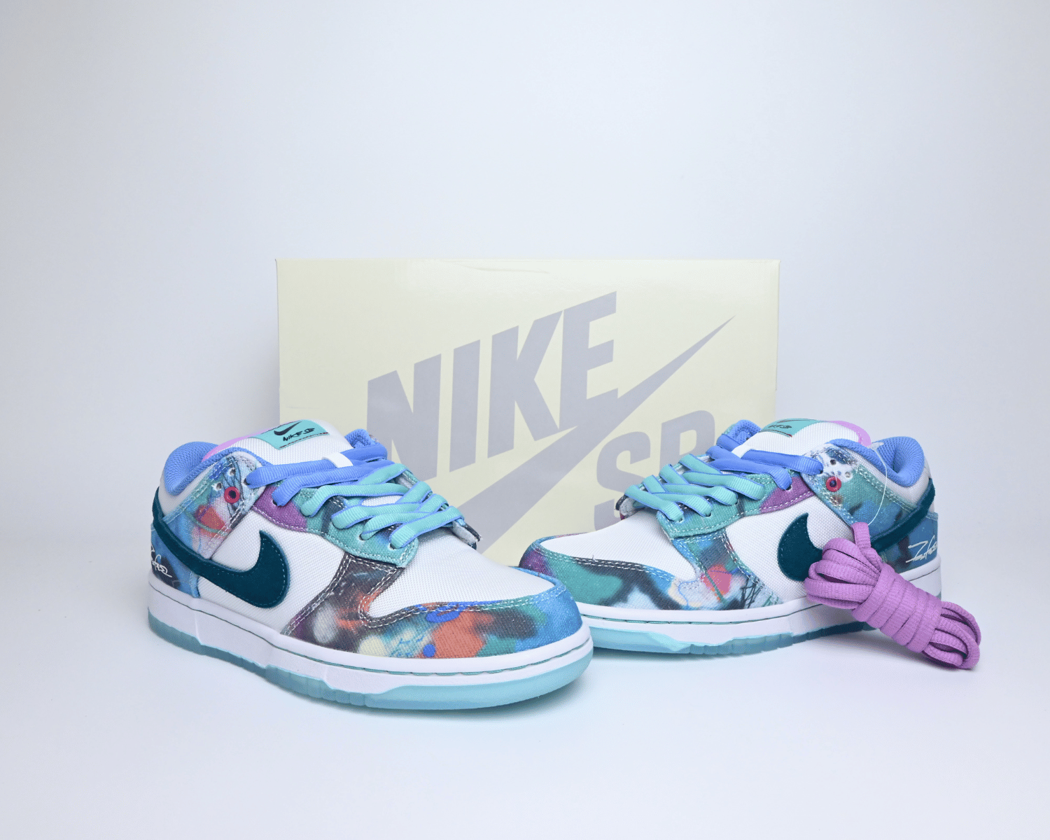 Futura Laboratories x SB Dunk Low Bleached Aqua - Image 6