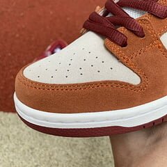 SB Dunk Low Pro Dark Russet Cedar - Image 12