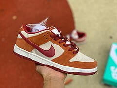 SB Dunk Low Pro Dark Russet Cedar - Image 16