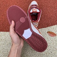 SB Dunk Low Pro Dark Russet Cedar - Image 17