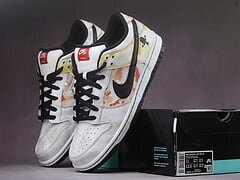 SB Dunk Low Raygun Tie-Dye White - Image 14