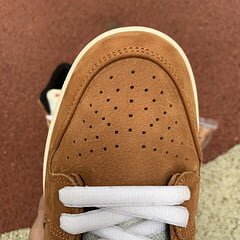 SB Dunk Low Dark Russet - Image 11