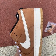 SB Dunk Low Dark Russet - Image 12