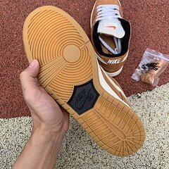 SB Dunk Low Dark Russet - Image 14