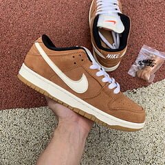 SB Dunk Low Dark Russet - Image 15
