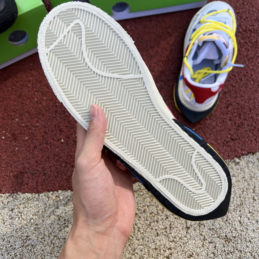 Off-White x Blazer Low White - Image 4