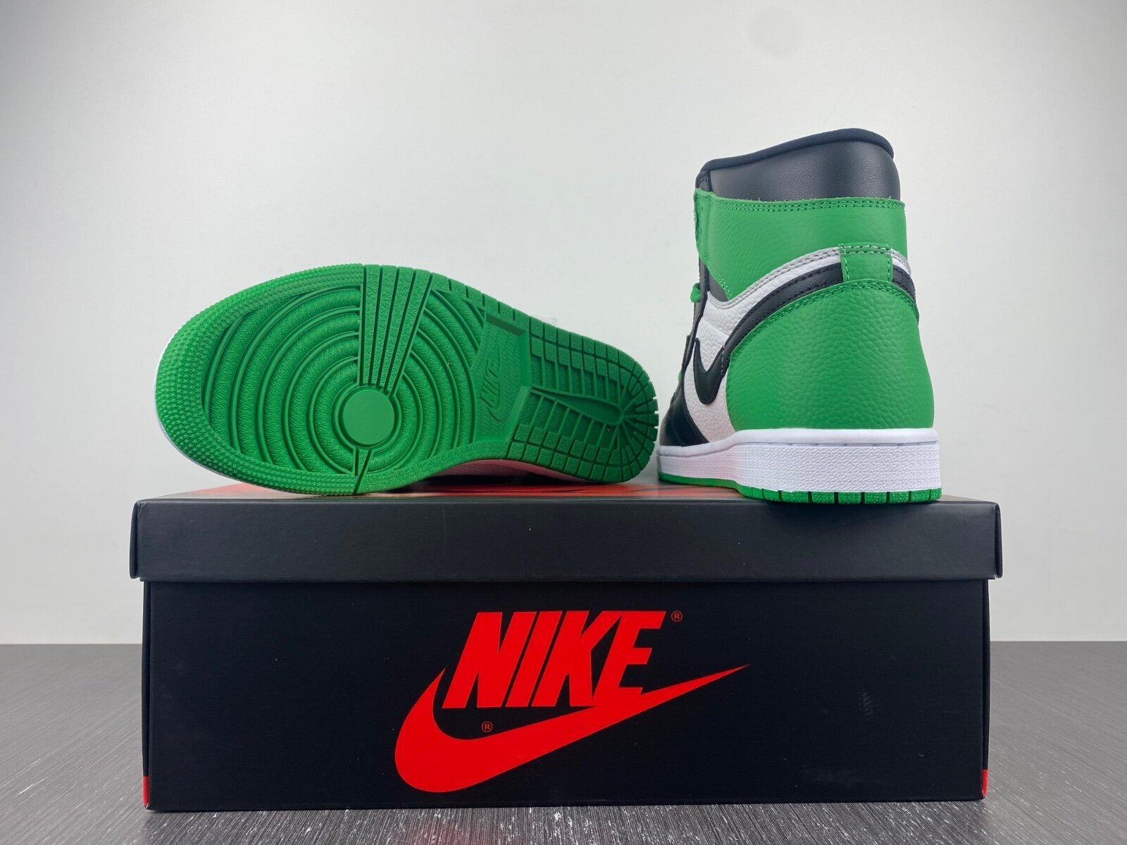 AJ1 High "Lucky Green" - Image 9