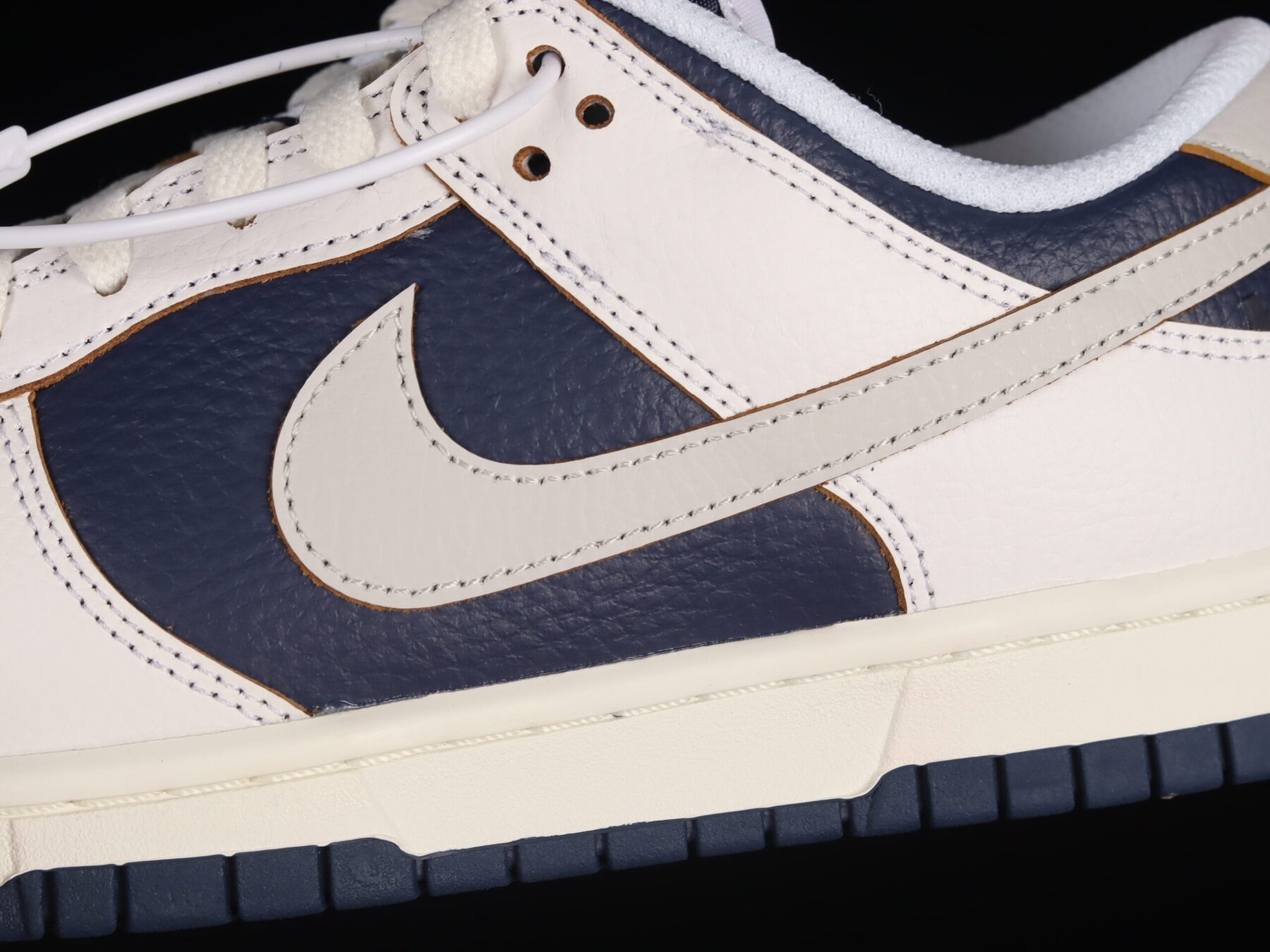 HUF x SB Dunk Low “New York City” - Image 14