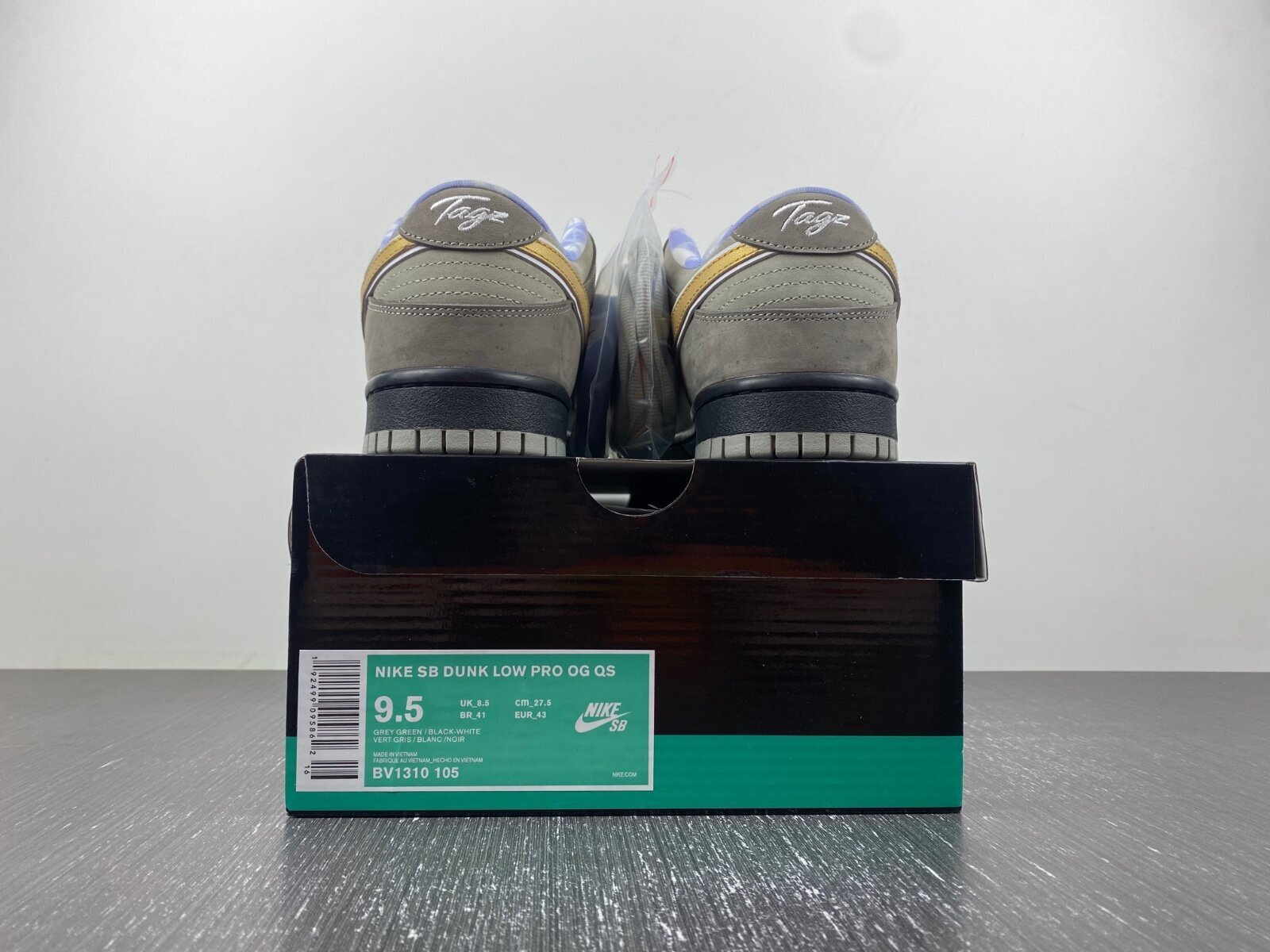 CONCEPTS x SB Dunk Low TAGZ custom - Image 13