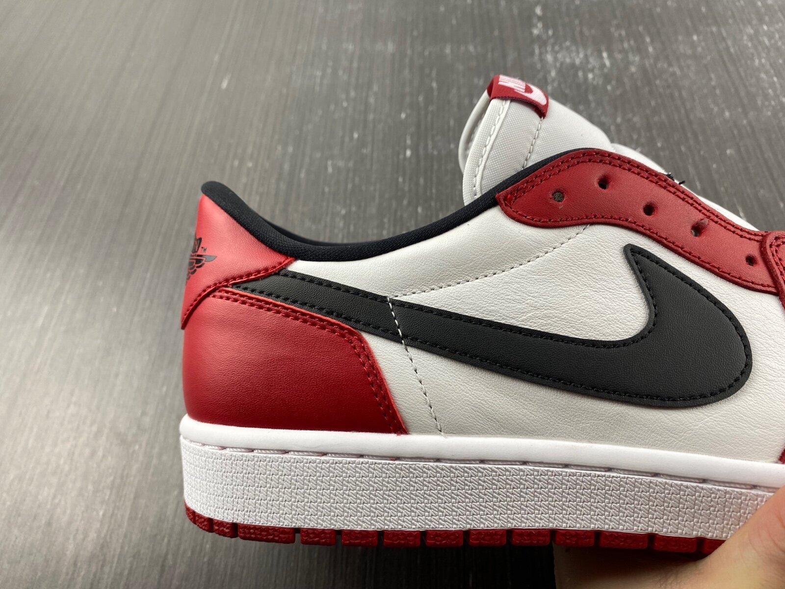 AJ1 Retro Low Chicago (2016) - Image 6