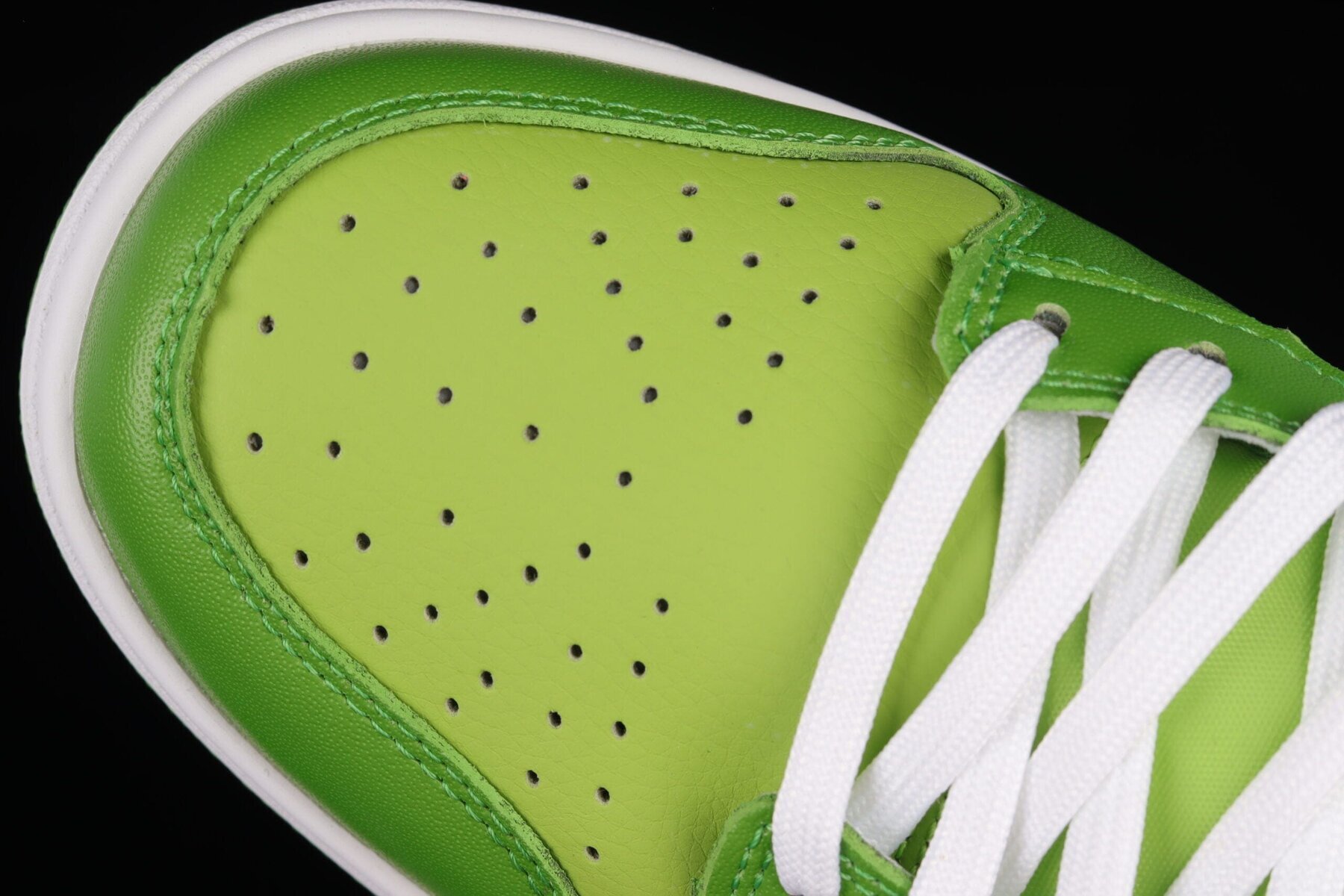 Dunk Low Chlorophyll - Image 4