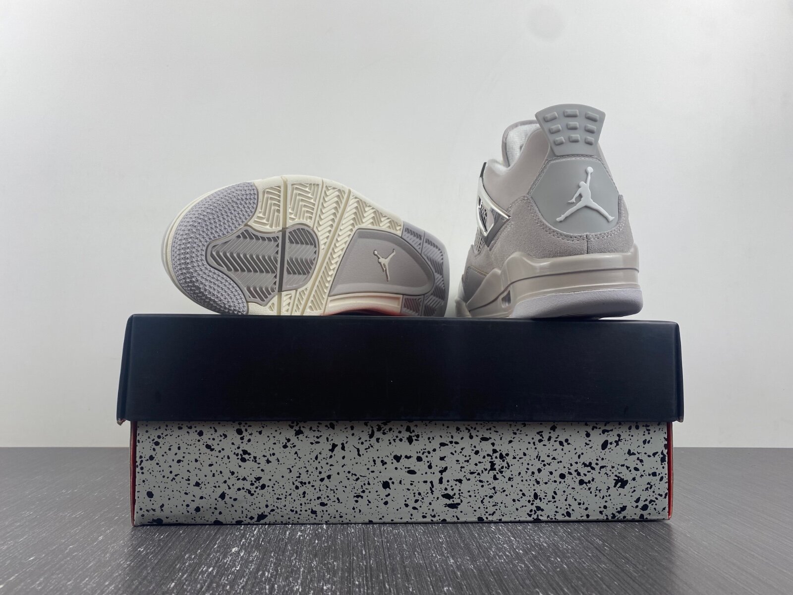 AJ4 Frozen Moments - Image 10