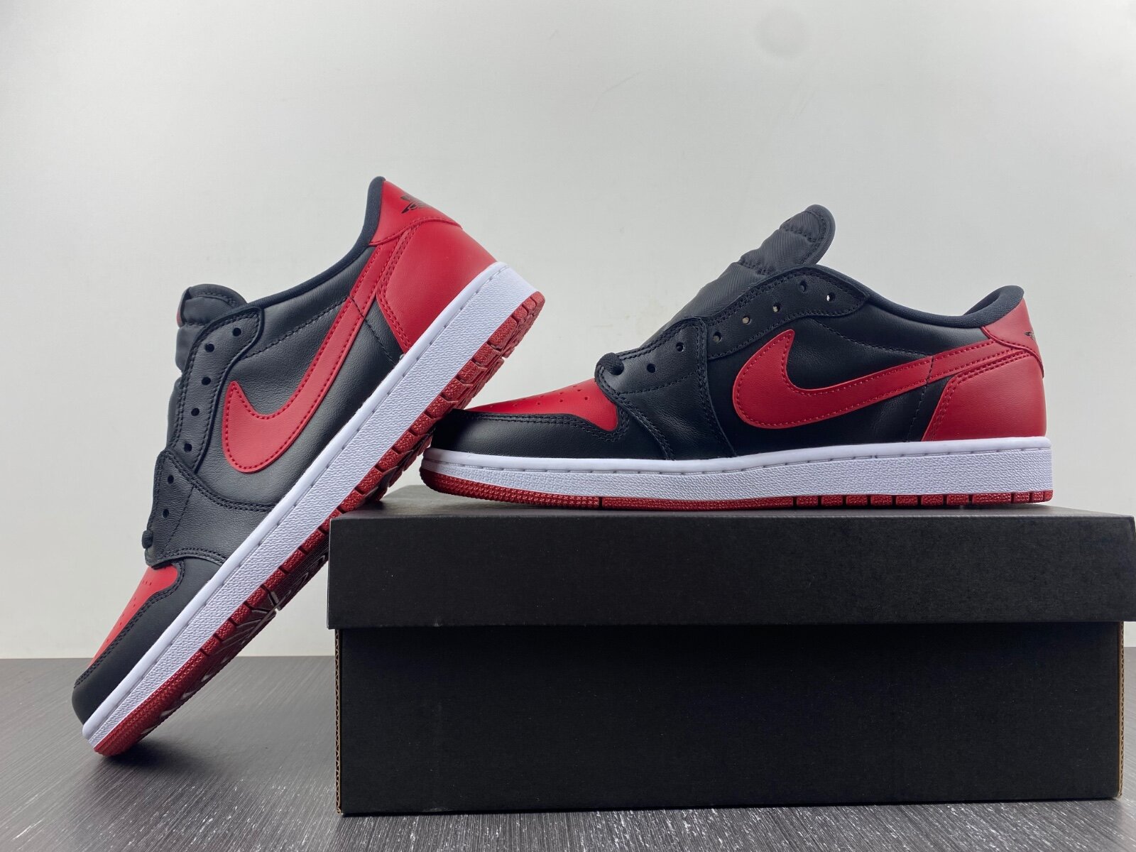 AJ1 Retro Low OG 'Bred' - Image 16