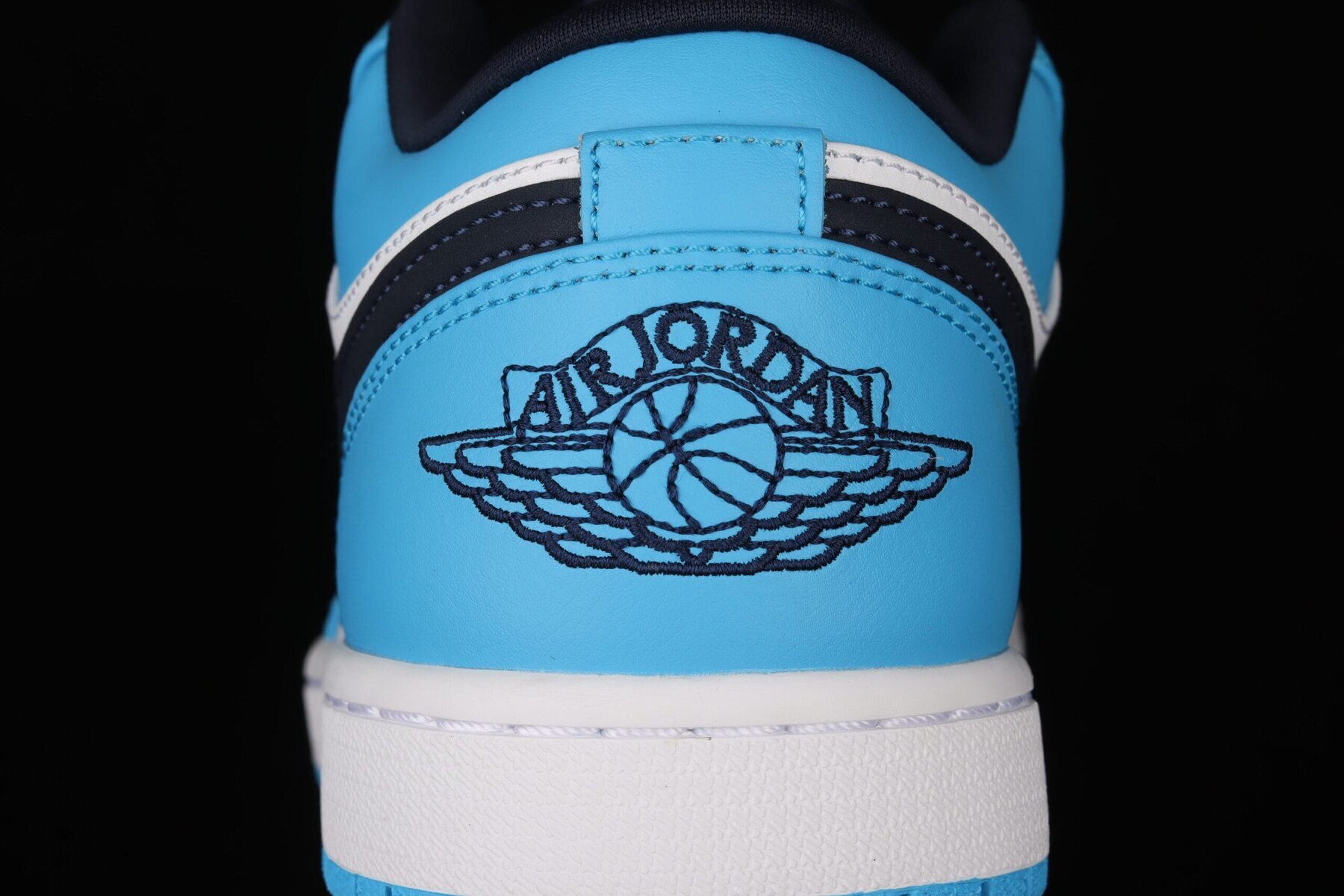 AJ1 Low, UNC - Image 4