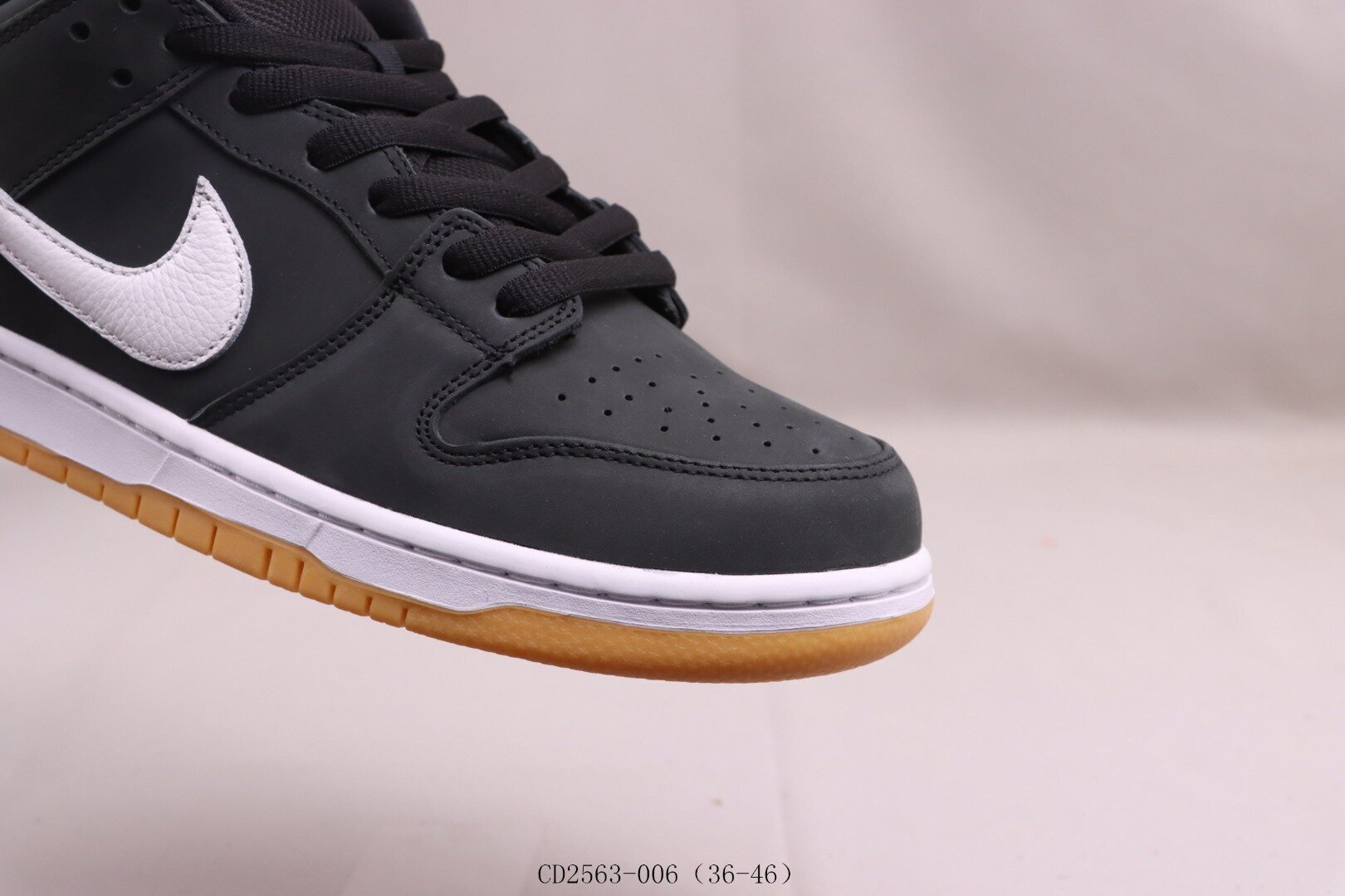 SB Dunk Low Pro Black Gum - Image 7