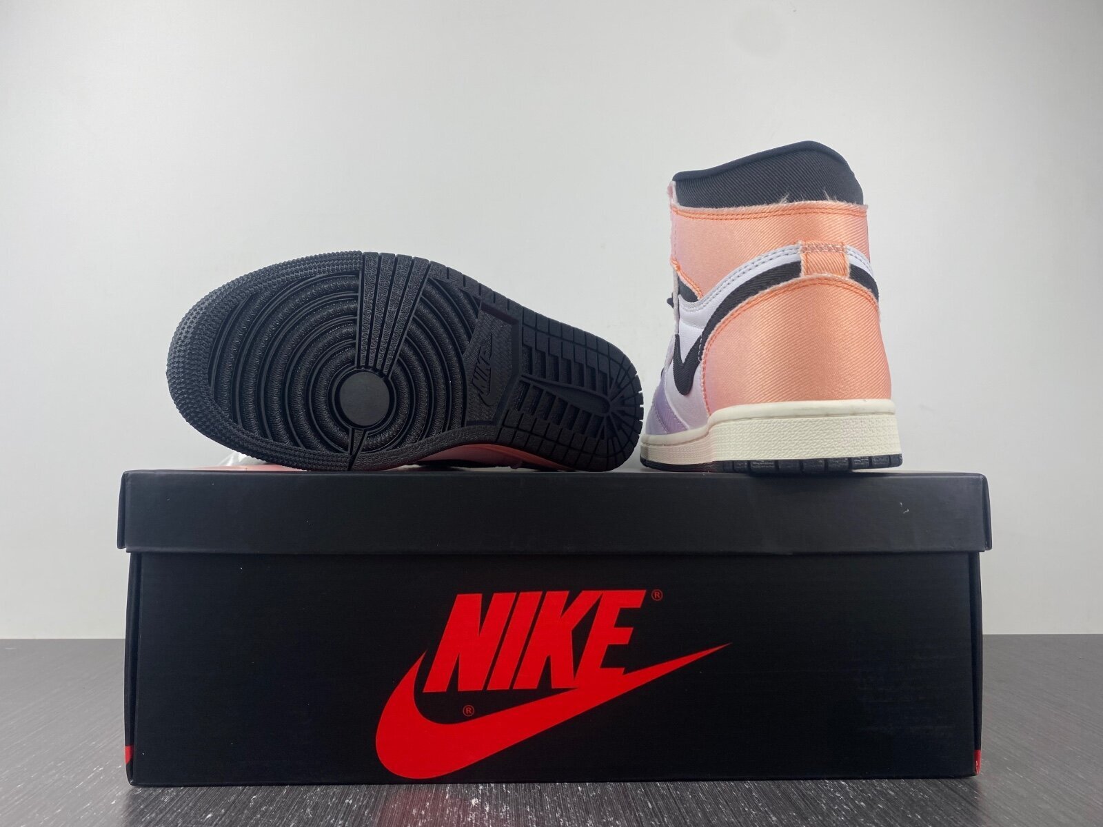 The AJ1 “Skyline” - Image 6