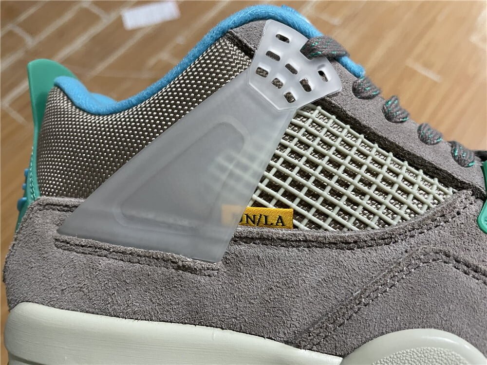 AJ4 Retro SP 30th Anniversary Union Taupe Haze - Image 21