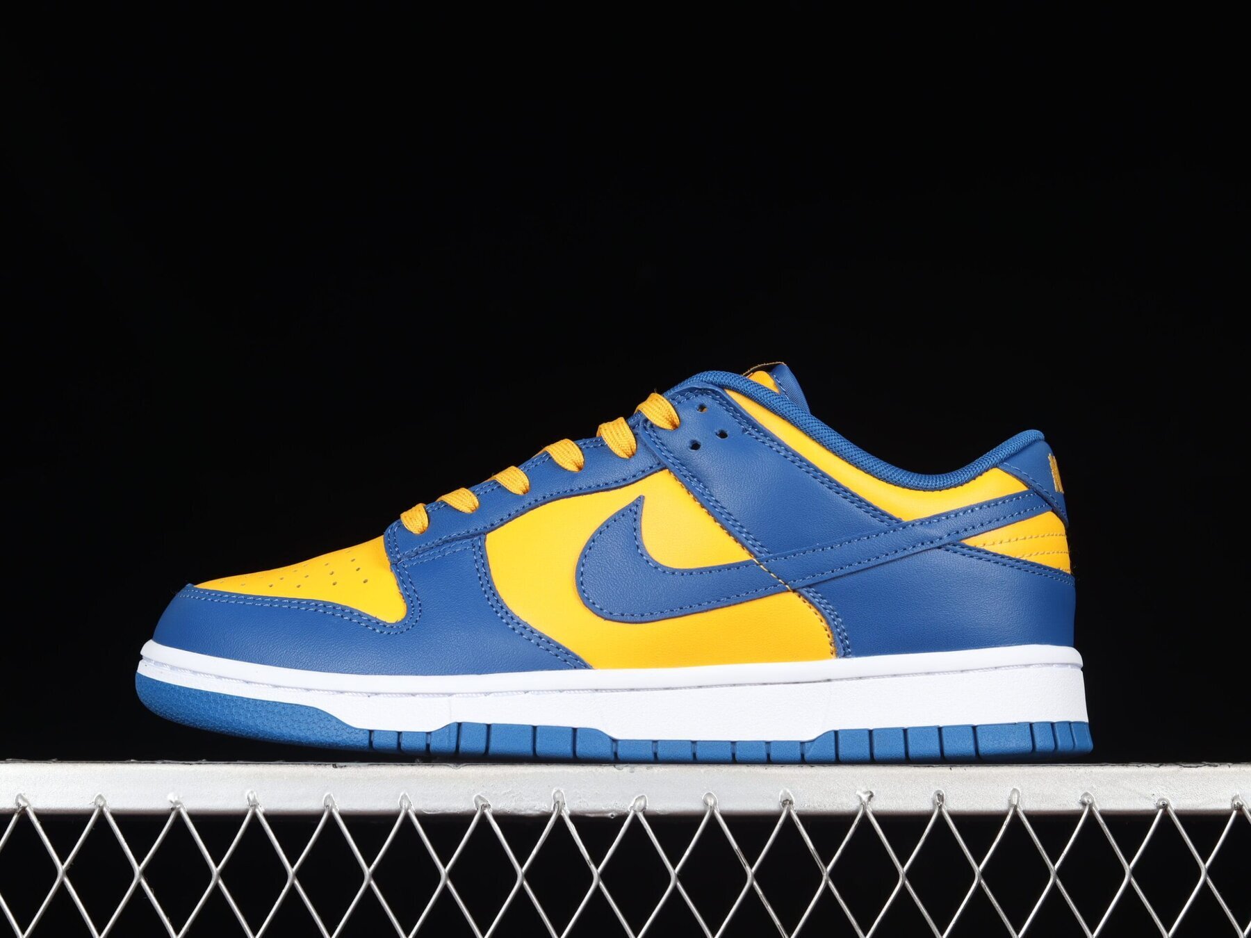 Dunk Low UCLA - Image 13