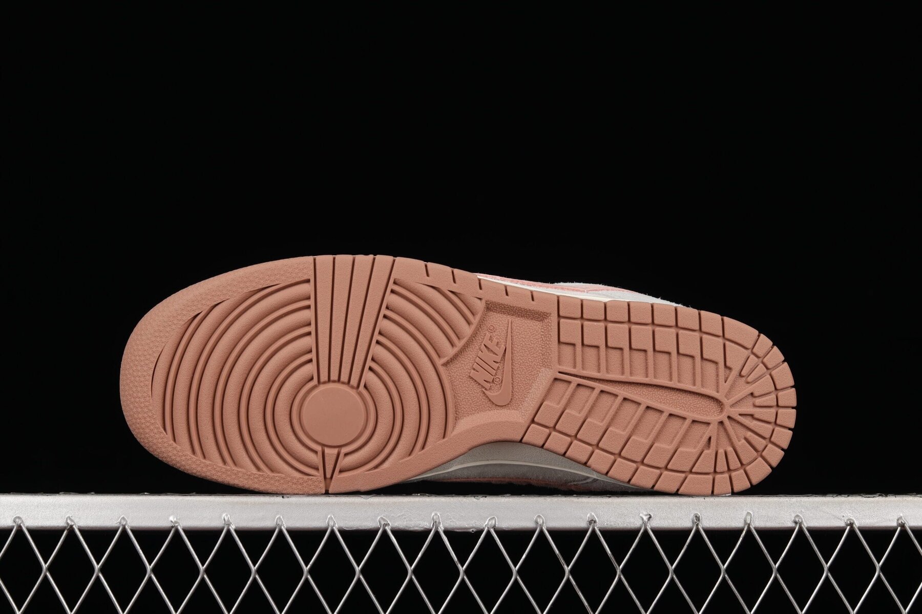 Dunk Low Fossil Rose - Image 4